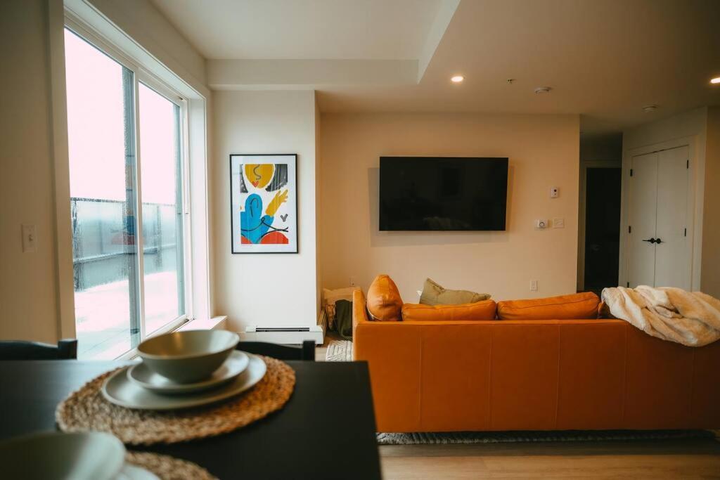 Chic Cozy Retreat - 2Br - Stunning North End Views Apartment Халифакс Екстериор снимка